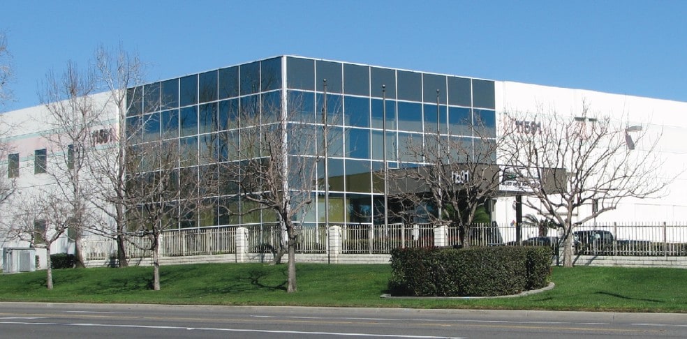 11591 Etiwanda Ave, Fontana, CA for lease - Building Photo - Image 2 of 4