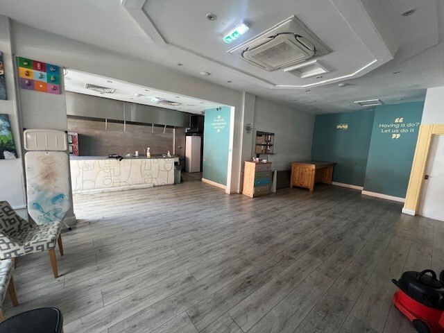 87-89 Church Rd, London for lease - Building Photo - Image 2 of 5