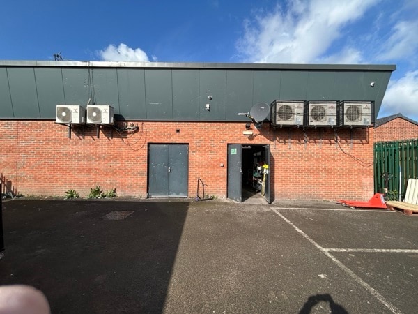 Birk Av, Barnsley for lease - Building Photo - Image 3 of 3