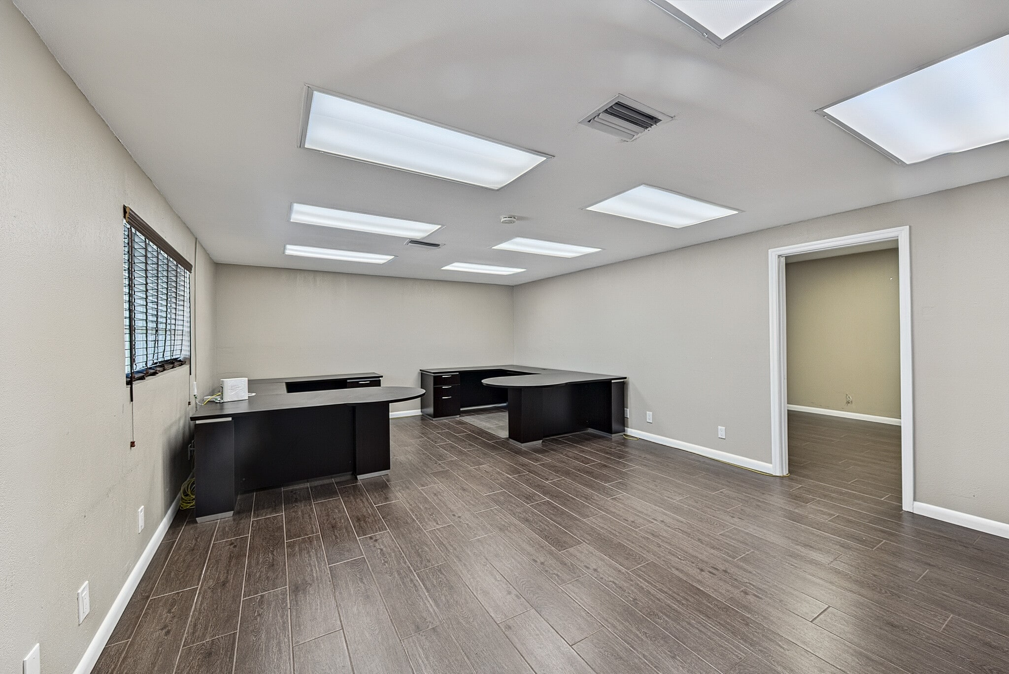 900-950 NE 40th Ct, Oakland Park, FL à louer Photo intérieure- Image 1 de 18