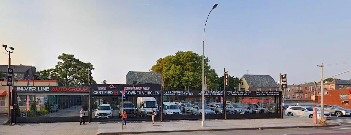 7002 Northern Blvd, Jackson Heights, NY à louer Photo du bâtiment- Image 1 de 4