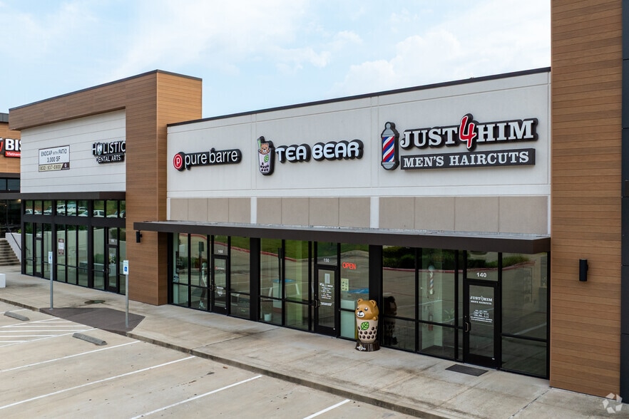 4507 W Davis, Conroe, TX for lease - Building Photo - Image 3 of 6