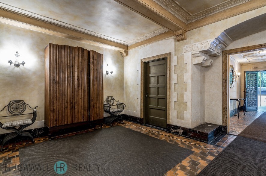 9 Prospect Park W, Brooklyn, NY for sale - Lobby - Image 2 of 25