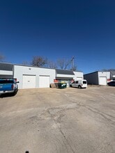 11513 Strang Line Rd, Olathe, KS à louer Photo du bâtiment- Image 1 de 7