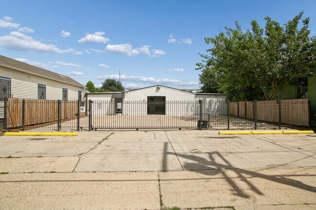 More details for 0.65-Acre Mixed-Use Assemblage – for Sale, New Orleans, LA
