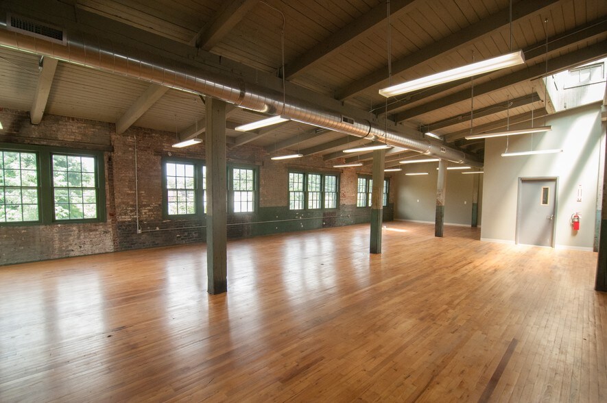 315 Albemarle Ave SE, Roanoke, VA à louer - Photo intérieure - Image 2 de 39