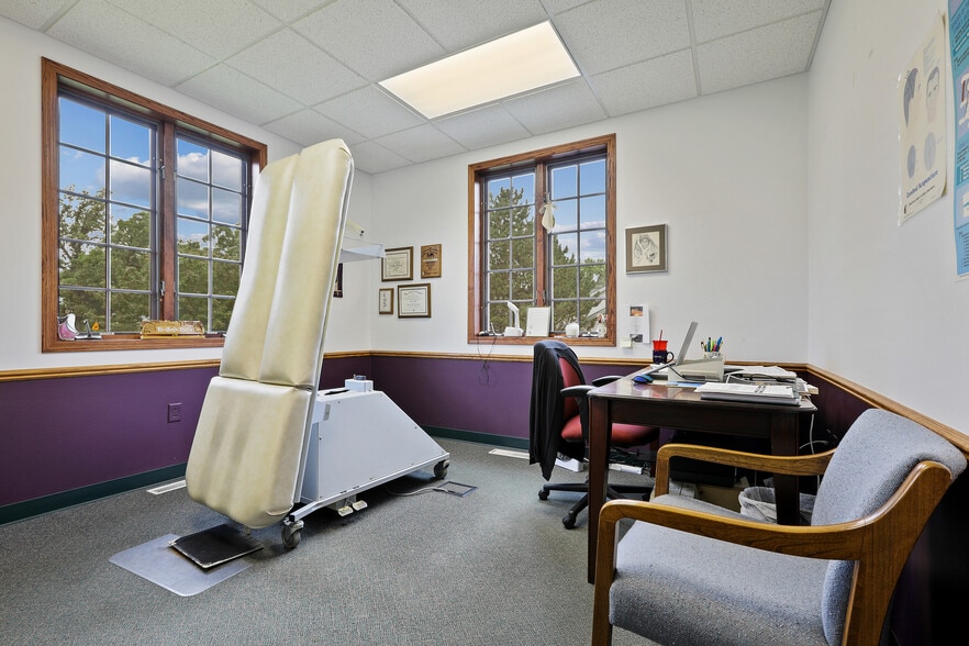 952 S Park Ave, Fond Du Lac, WI for lease - Interior Photo - Image 3 of 16