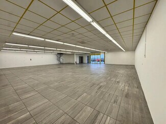 Plus de détails pour 15 Rue Gutenberg, Magny-en-Vexin - Local d'activités à louer