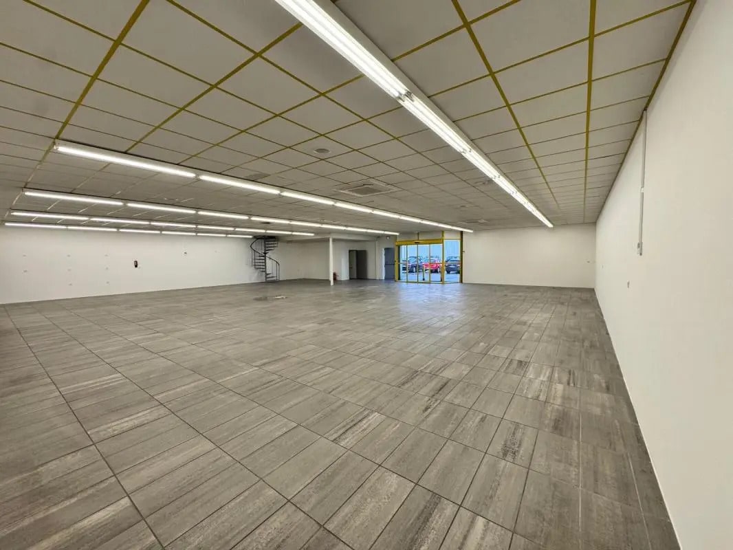 15 Rue Gutenberg, Magny-en-Vexin for lease Interior Photo- Image 1 of 13