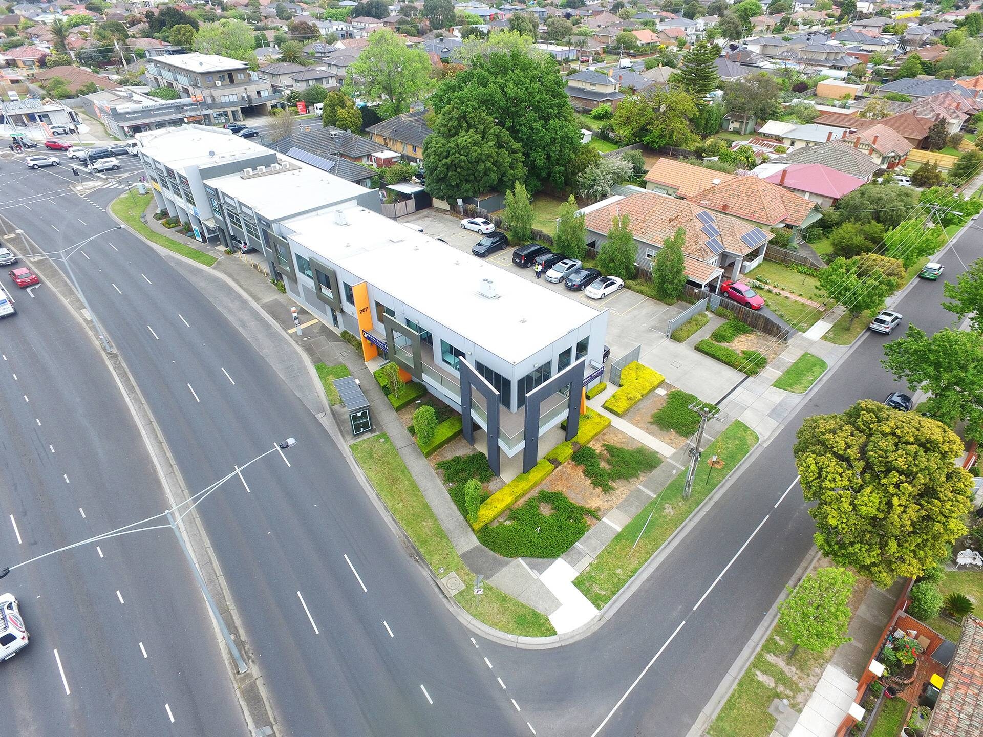 207 Warrigal Rd, Hughesdale for lease Primary Photo- Image 1 of 3