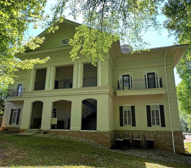 10 Gresham Lndg, Stockbridge, GA for sale - Building Photo - Image 2 of 3