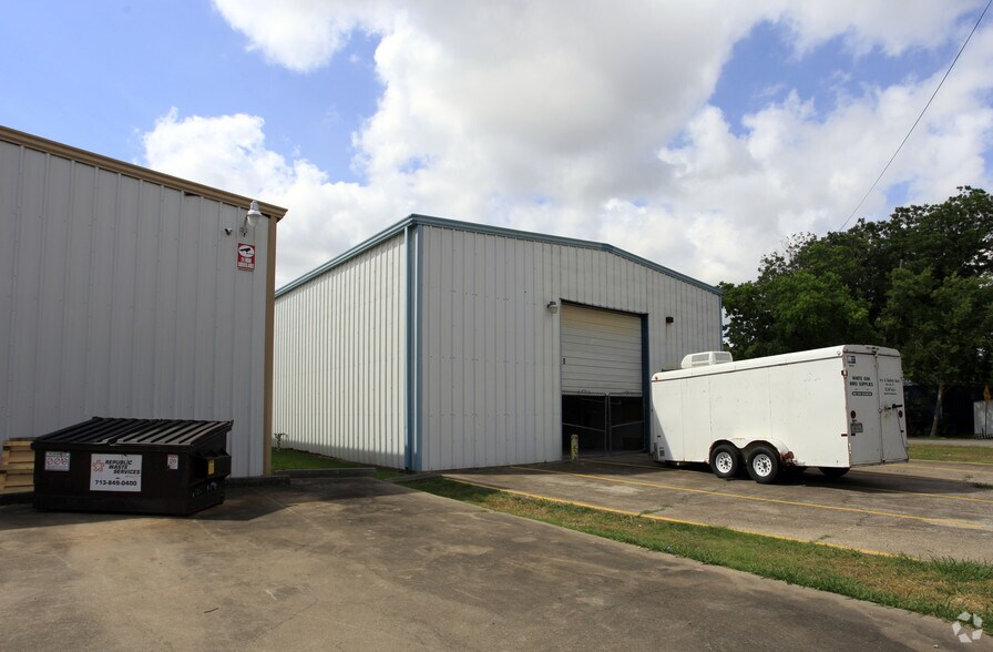 916 Montana Ave, South Houston, TX à louer - Photo du bâtiment - Image 2 de 2