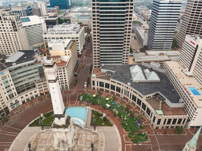 120 Monument Cir, Indianapolis, IN à louer - Photo du bâtiment - Image 3 de 15