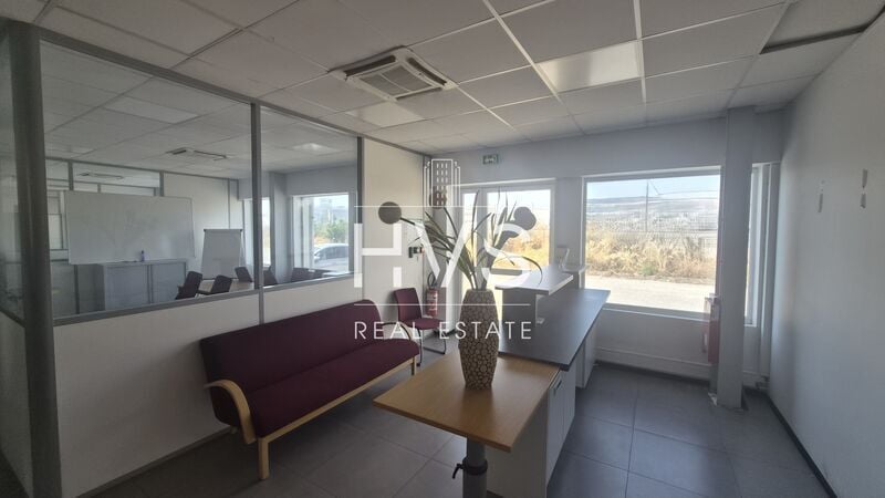 17 Rue De Madrid, Vitrolles à louer - Photo intérieure - Image 2 de 11