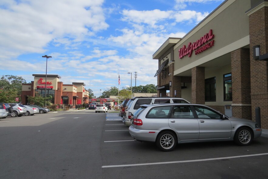 2109-2135 E Victory Dr, Savannah, GA à louer - Photo du bâtiment - Image 2 de 6