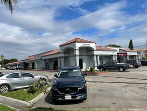 12001-12037 Firestone Blvd, Norwalk, CA à louer Photo du bâtiment- Image 1 de 2