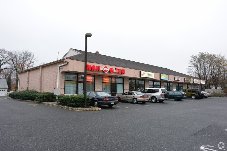 1809 Highway 35, Oakhurst, NJ for lease - Primary Photo - Image 1 of 1