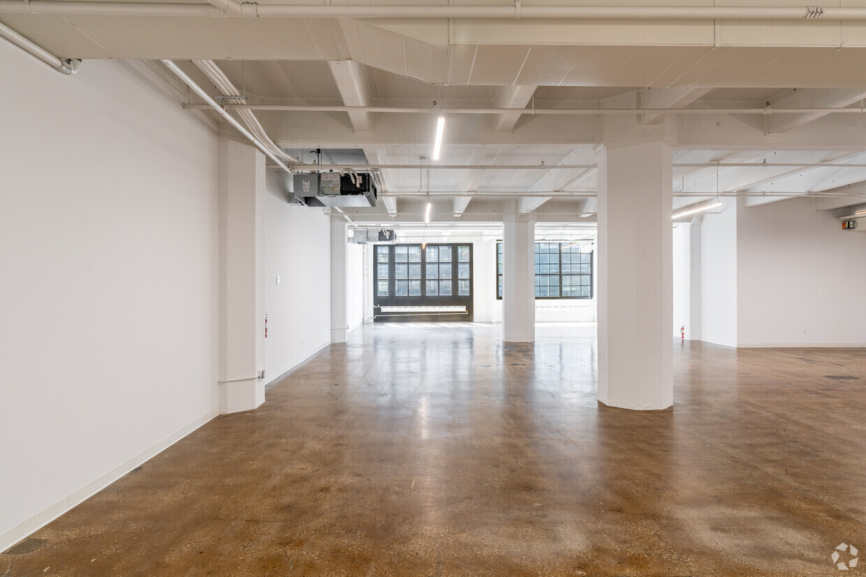 220 36th St, Brooklyn, NY for lease Interior Photo- Image 1 of 8