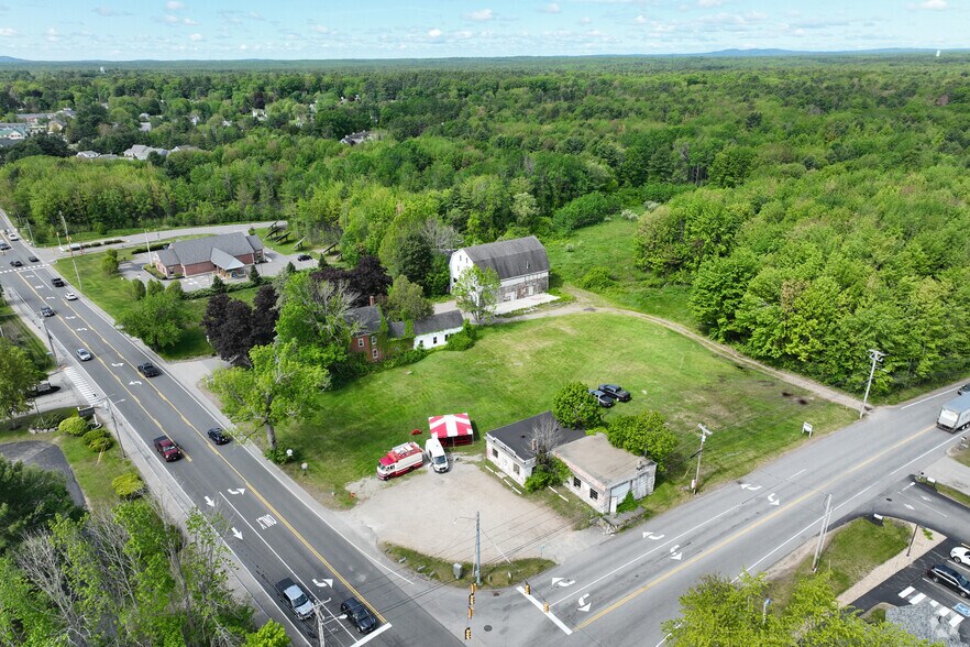 70 Portland Rd, Kennebunk, ME à louer - Photo du bâtiment - Image 2 de 2