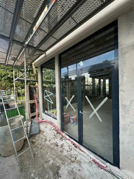 Retail in Montreuil for sale - Construction Photo - Image 2 of 8