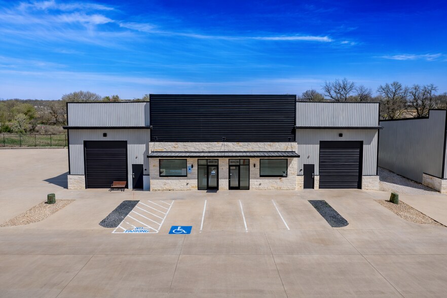 4620 US 377 Hwy, Aubrey, TX à louer - Photo du bâtiment - Image 3 de 24