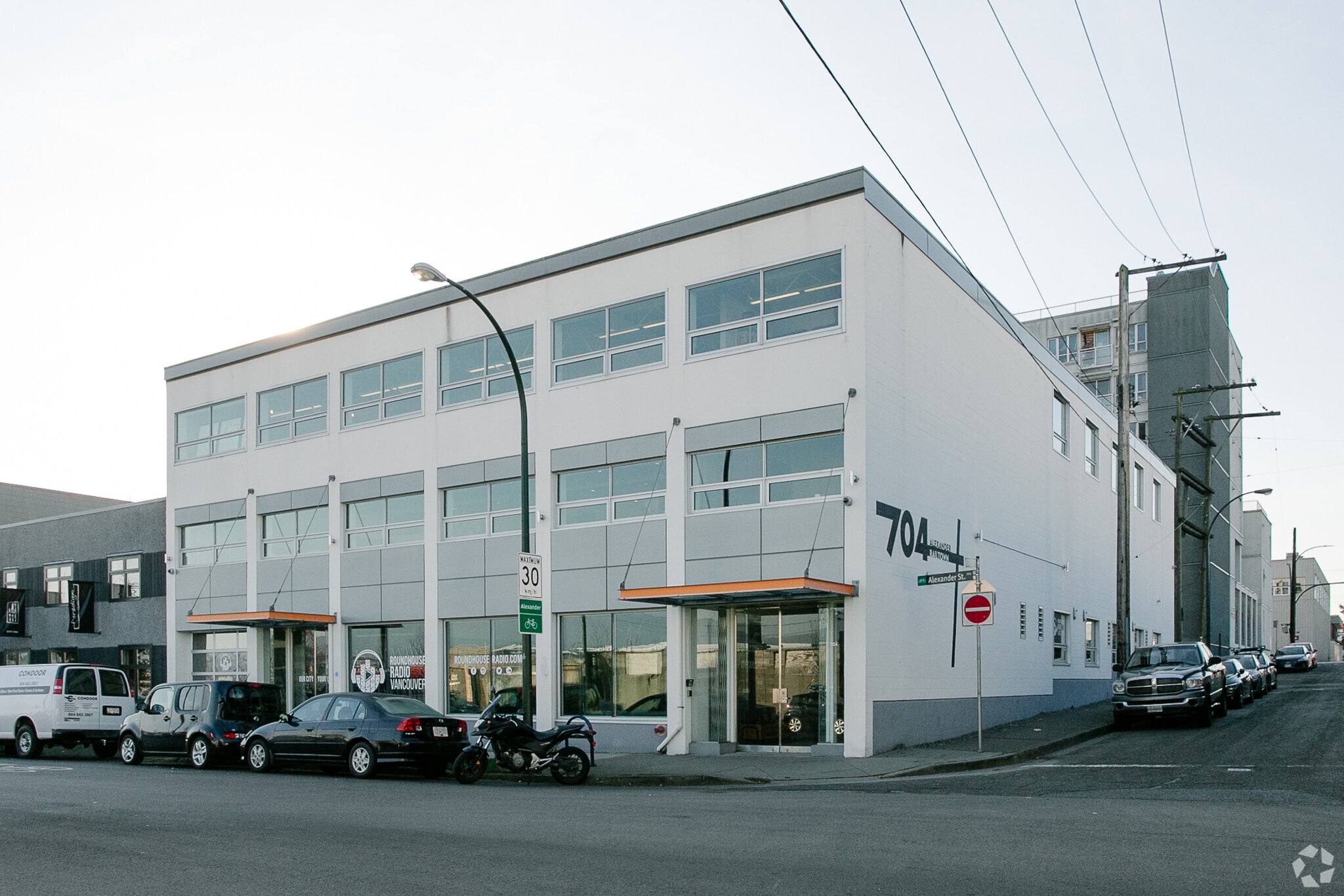 704-714 Alexander St, Vancouver, BC à louer Photo principale- Image 1 de 12