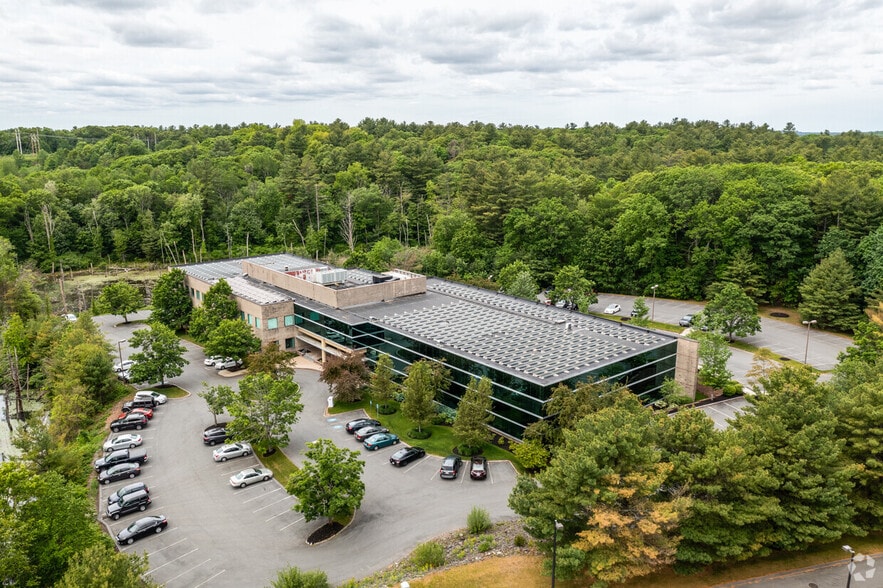 300 Rosewood Dr, Danvers, MA for lease - Building Photo - Image 1 of 10