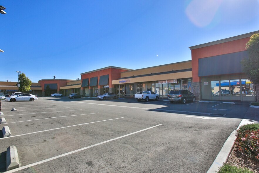 13402-13428 Woodruff Ave, Bellflower, CA à louer - Photo du bâtiment - Image 1 de 15