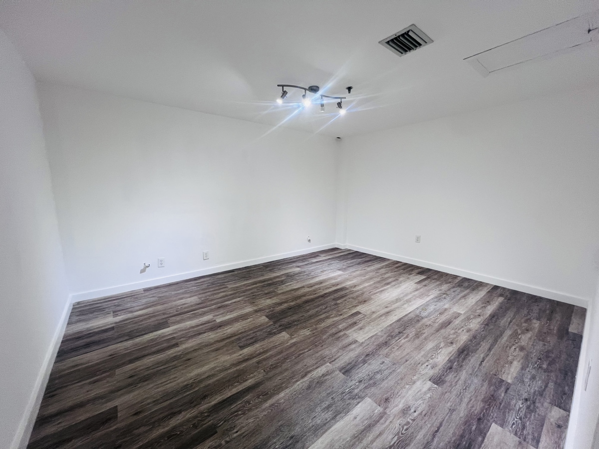 7500 NW 25th St, Miami, FL 33122 - Unit 256 -  - Interior Photo - Image 2 of 4