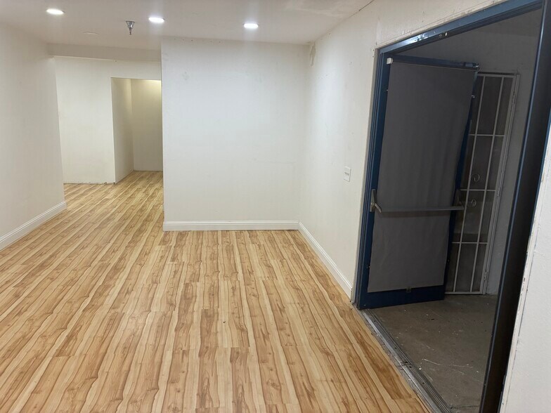 7475 Murray Dr, Stockton, CA à louer - Photo du bâtiment - Image 2 de 7