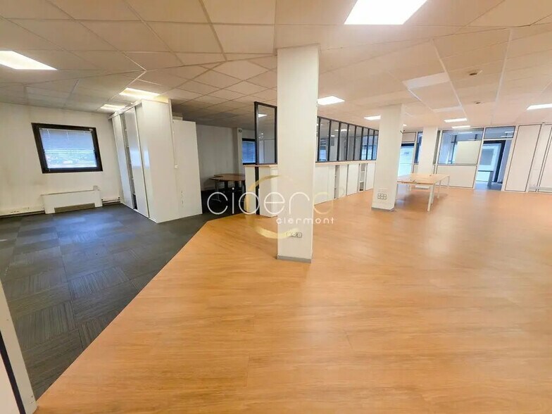 Bureau dans Aubière à vendre - Photo du bâtiment - Image 3 de 12