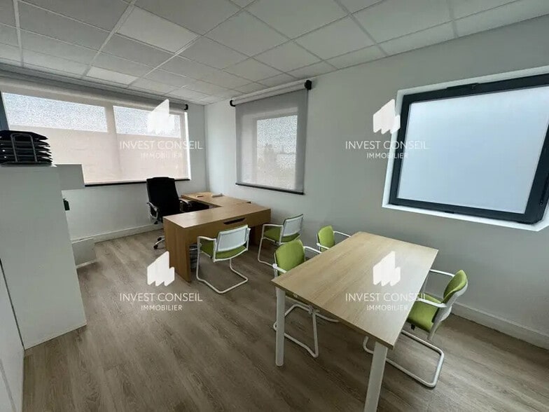 17 Rue Georges Melies, Cormeilles-en-Parisis for lease - Interior Photo - Image 3 of 6