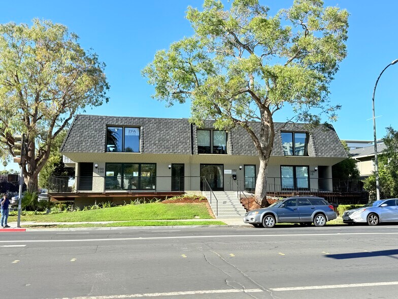 558 Brewster Ave, Redwood City, CA à louer - Photo du bâtiment - Image 1 de 25