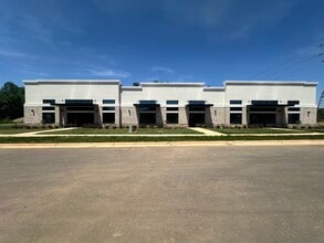 7521 Eastern Medical Dr, Denver, NC à louer Photo intérieure- Image 1 de 4