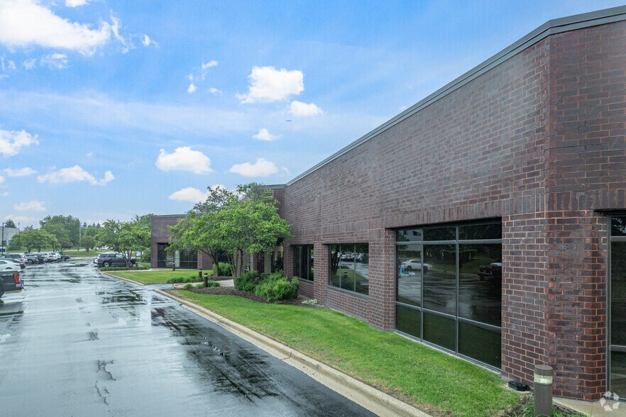 2171 W Executive Dr, Addison, IL à louer - Photo du bâtiment - Image 2 de 5