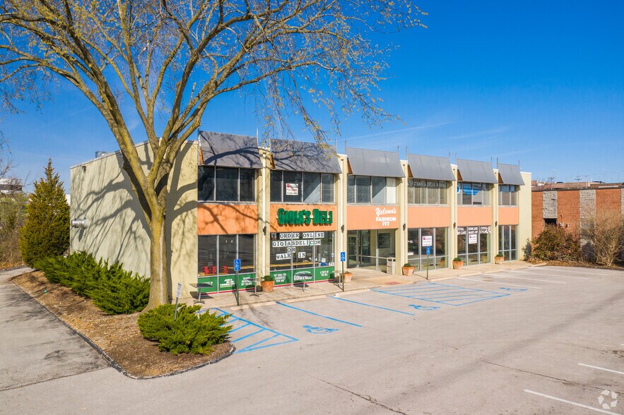 615-639 N New Ballas Rd, Creve Coeur, MO à louer - Photo du bâtiment - Image 1 de 4