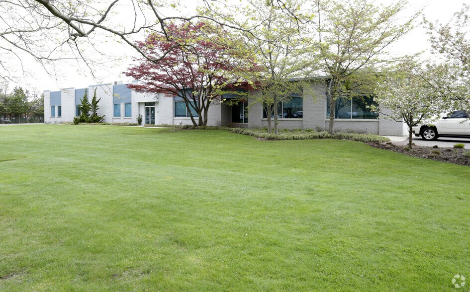 145 Marcus Blvd, Hauppauge, NY for lease - Building Photo - Image 2 of 7