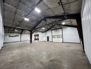 712 Valley Rd, Menasha, WI for lease Interior Photo- Image 1 of 11