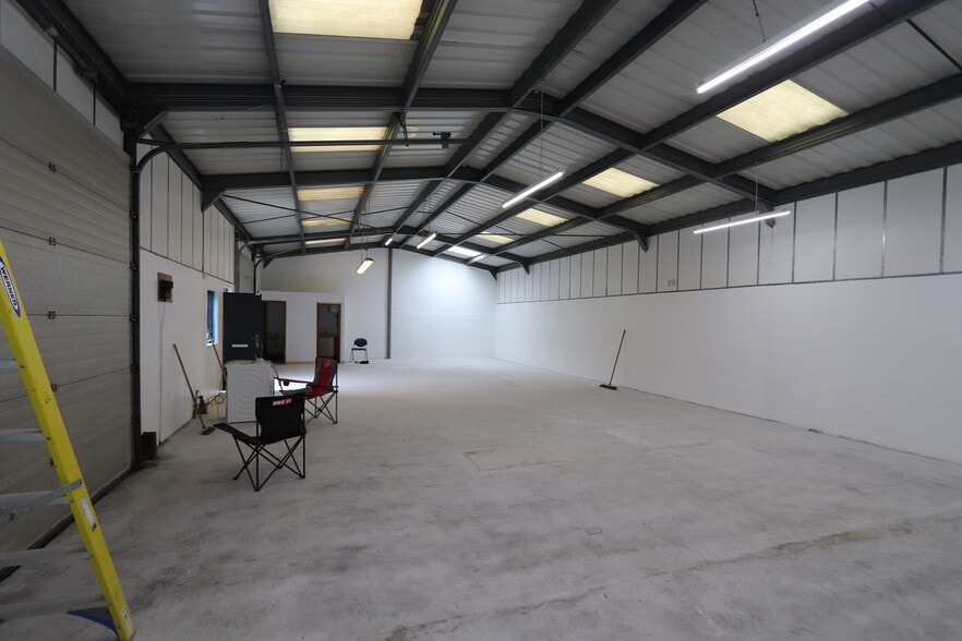 Lucknow Rd, Bodmin for lease - Interior Photo - Image 3 of 8