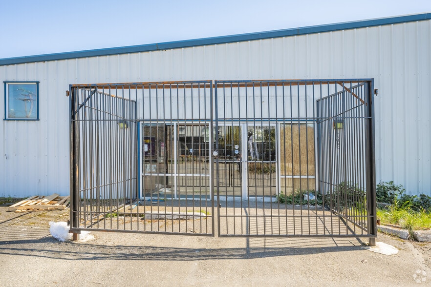 926 Auburn Way N, Auburn, WA for sale - Building Photo - Image 2 of 6