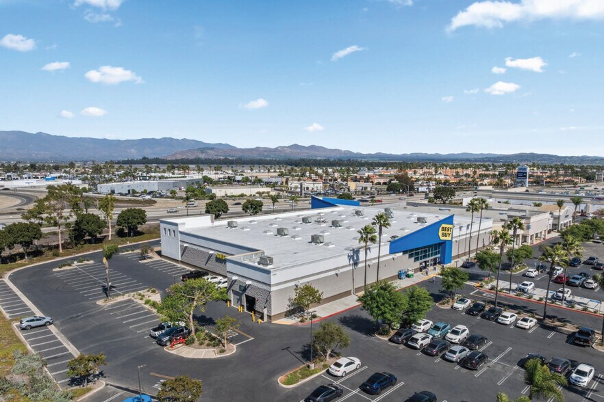 2300 N Rose Ave, Oxnard, CA à vendre - Photo du bâtiment - Image 3 de 6