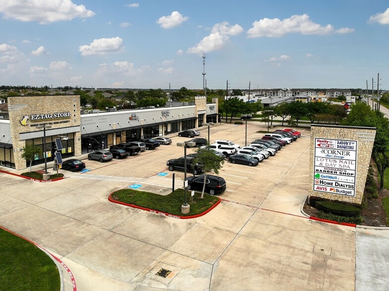 11411 N Sam Houston Pky E, Humble, TX à louer - Photo du bâtiment - Image 2 de 8