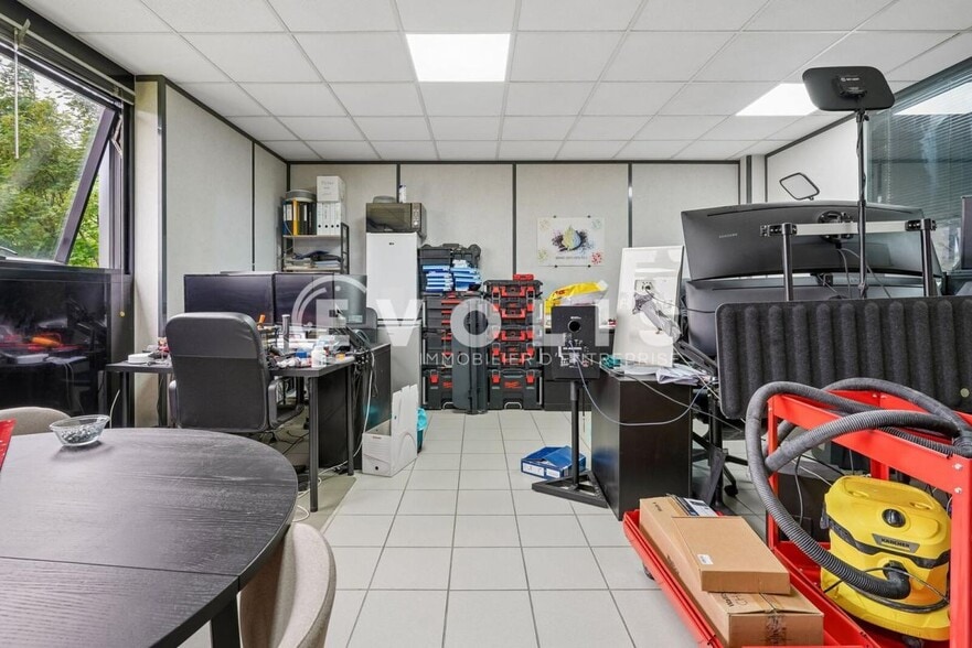 Office in Creteil for lease - Interior Photo - Image 2 of 7