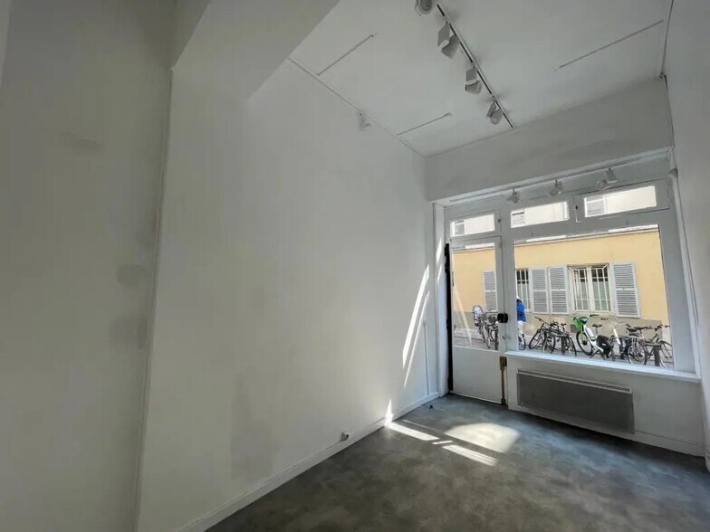 Retail in Paris for sale - Building Photo - Image 3 of 5