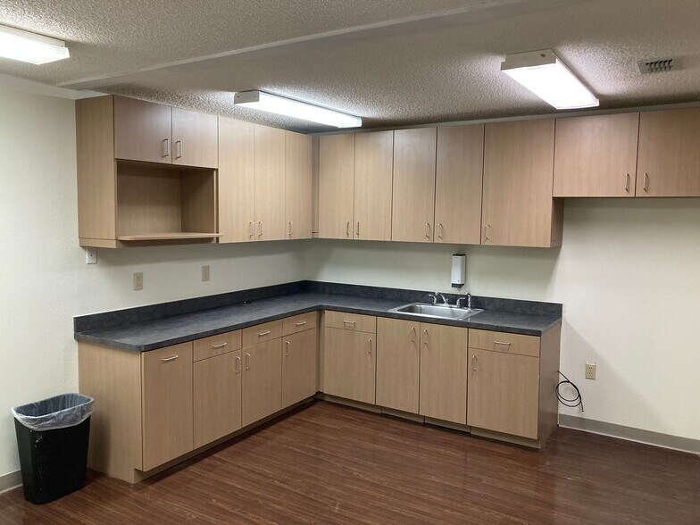 500-510 Pasadena Ave S, St, Saint Petersburg, FL à louer - Photo du bâtiment - Image 3 de 24