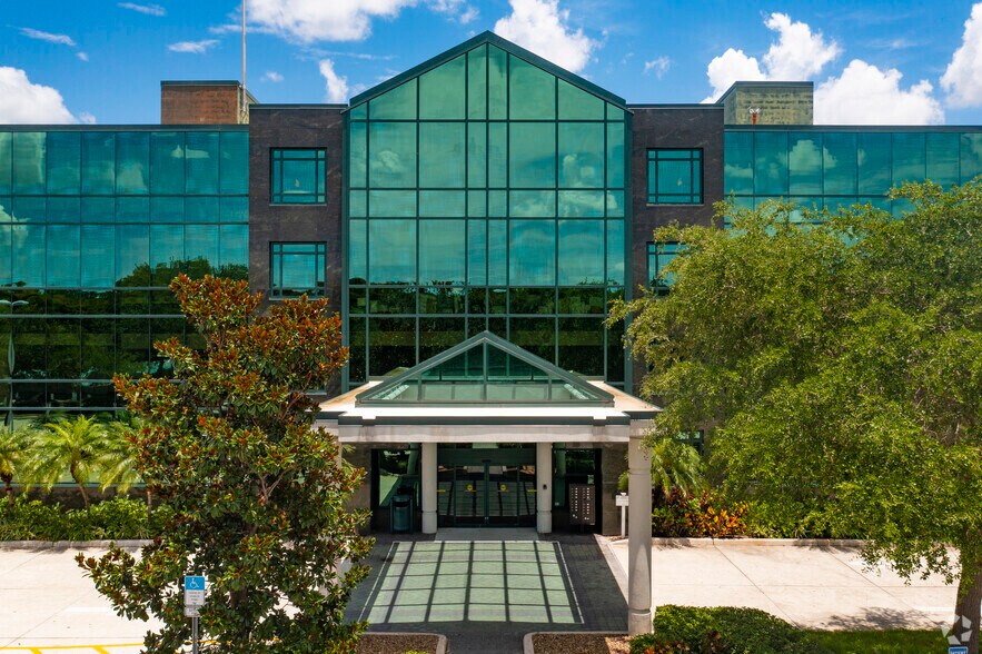 1250 S Tamiami Trl, Sarasota, FL à louer - Photo du bâtiment - Image 3 de 8