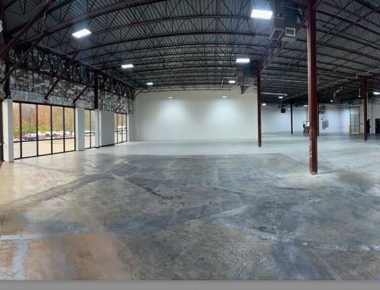 1330 Kemper Meadow Dr, Cincinnati, OH à vendre - Photo intérieure - Image 3 de 14