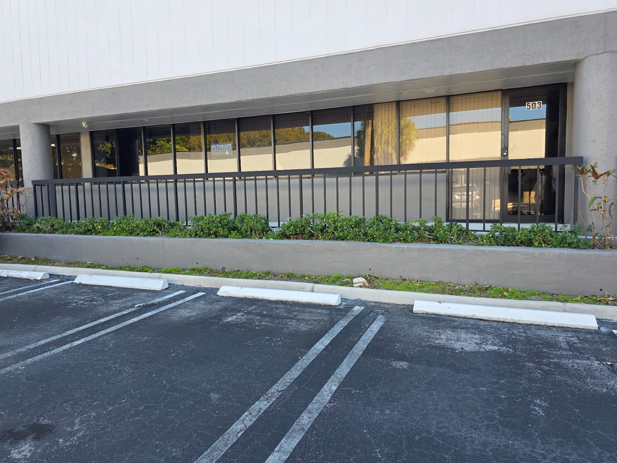 2570-2580 N Powerline Rd, Pompano Beach, FL à louer Photo du bâtiment- Image 1 de 8