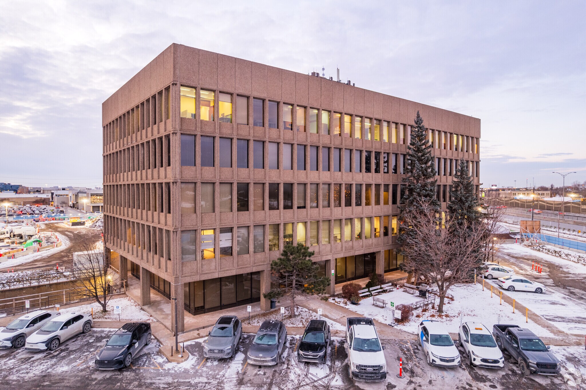 7333 Pl des Roseraies, Montréal, QC à vendre Photo principale- Image 1 de 1