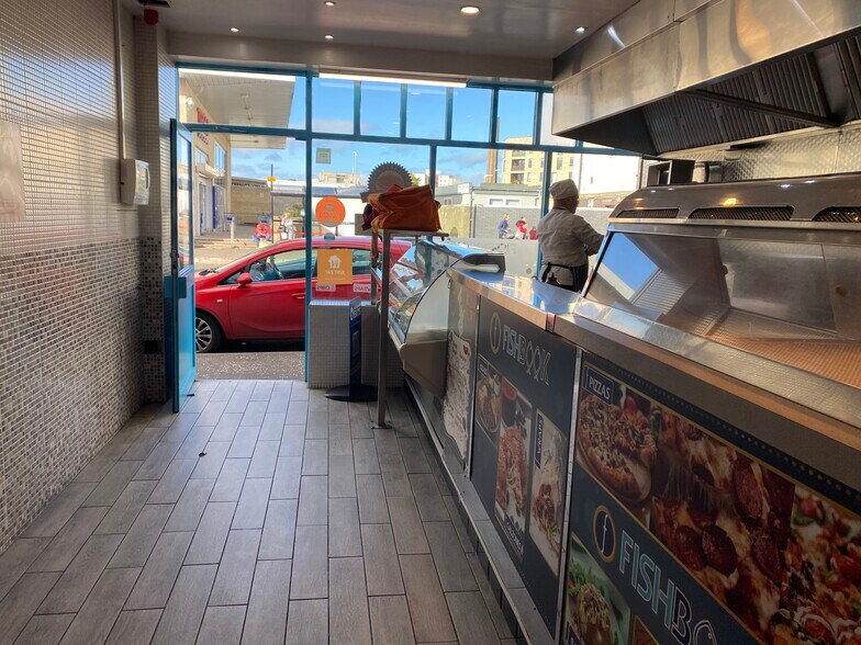 19 Carnegie Dr, Dunfermline à vendre - Photo du bâtiment - Image 3 de 8